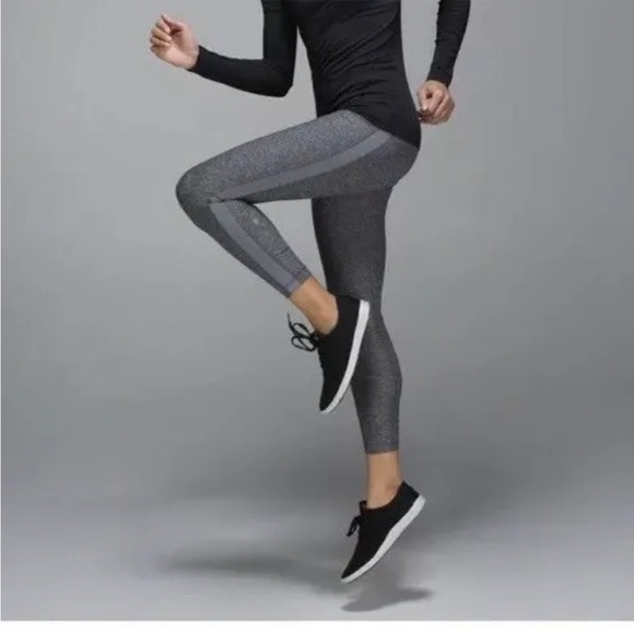 LULULEMON ATHLETICA Heathered Black LIGHT SPEED TIGHT/ Pants size 4 SMALL - Picture 7 of 11